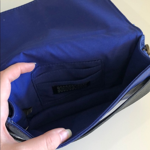 Royal blue and black clutch wristlet, gold accents - Picture 4 of 5